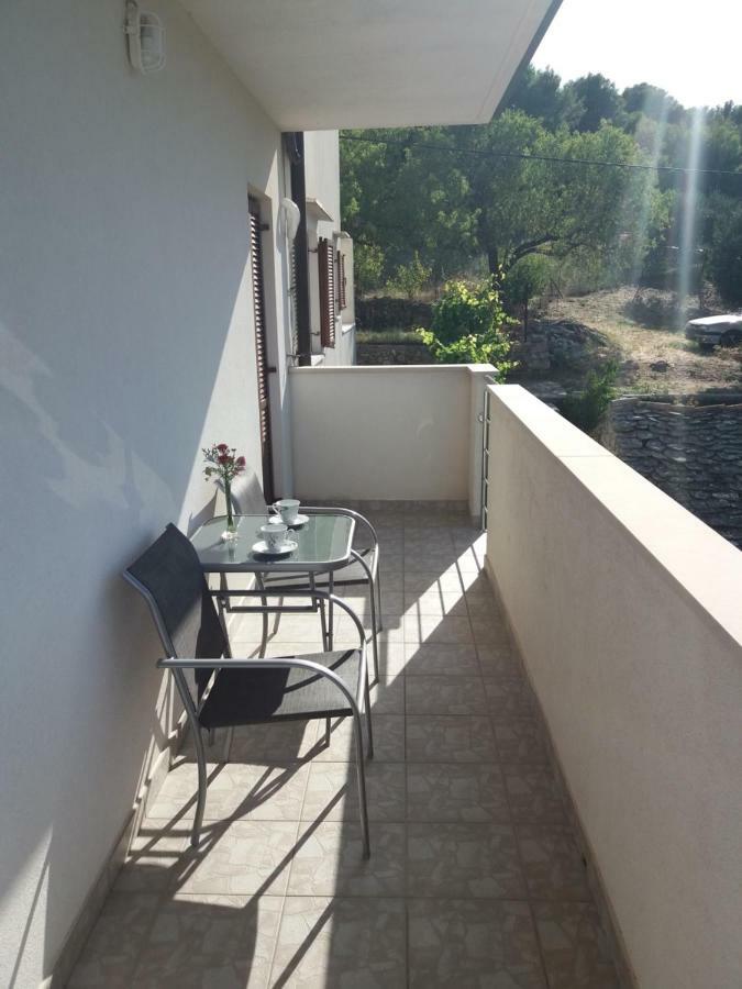 Apartments Kordic Vis Zewnętrze zdjęcie