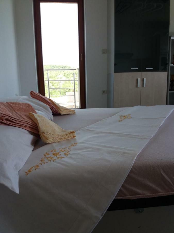Apartments Kordic Vis Zewnętrze zdjęcie